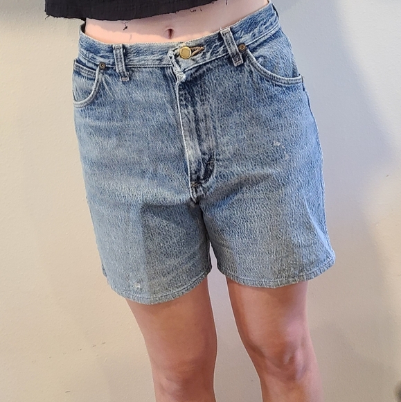 Wrangler Cut Off Shorts - Picture 4 of 7
